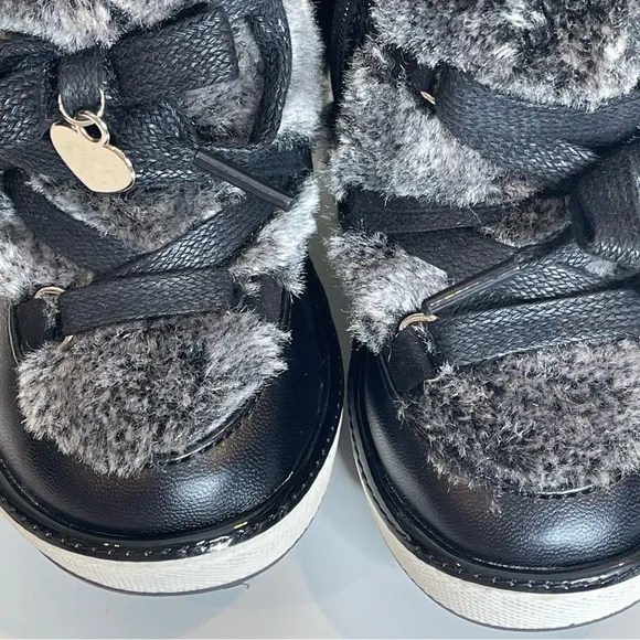 Stuart Weitzman Kids  Ariana Snow Boot