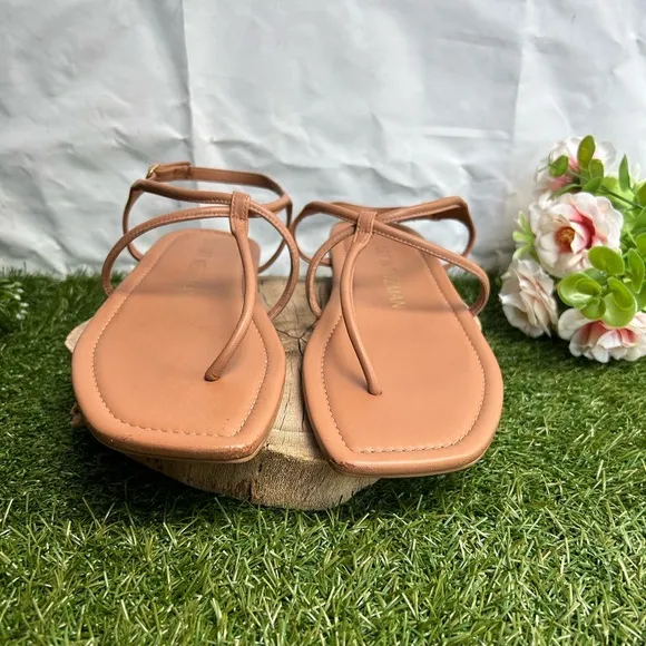 Stuart Weitzman Matilda Sandal women size 6.5  $250 color: Tan gently used