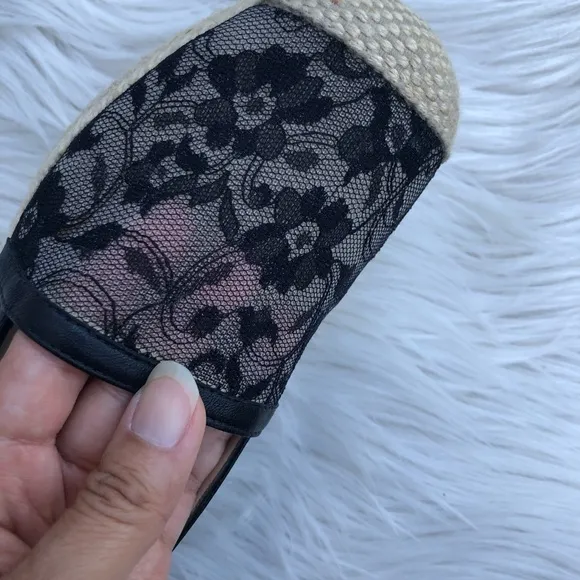 Stuart Weitzman Meshuga Black Lace Womens Flat Espadrilles, size 8