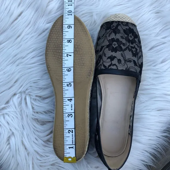 Stuart Weitzman Meshuga Black Lace Womens Flat Espadrilles, size 8