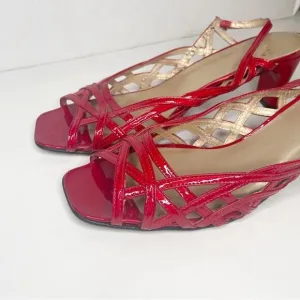 Stuart Weitzman 90s Linner Sandals Red patent Leather Strap y Low Heels …