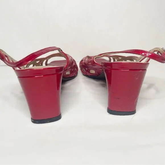 Stuart Weitzman 90s Linner Sandals Red patent Leather Strap y Low Heels …