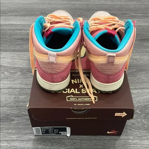 Stylish High-Top Sneakers with Teal and Peach Highlights
