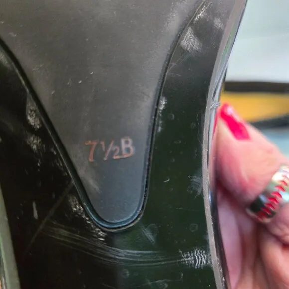 Talbots Navy Patent Leather Made In Brazil Wing Tip Pointed Toe Flats Size 7.5B