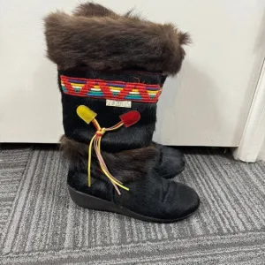 Técnica vintage Italian made insulated fur mid calf boots colorful.