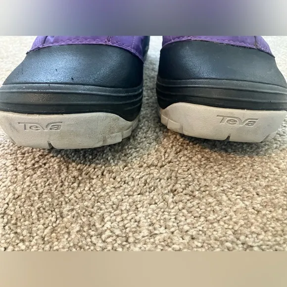 Teva Purple Black 3M Thinsulate Insulation Lace Up Tall Snow Boots Size 8.5
