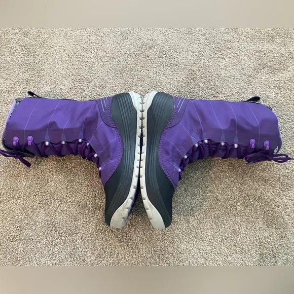 Teva Purple Black 3M Thinsulate Insulation Lace Up Tall Snow Boots Size 8.5
