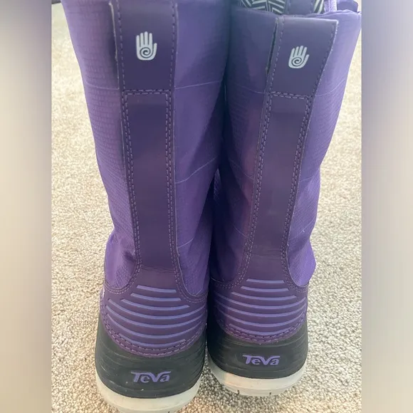 Teva Purple Black 3M Thinsulate Insulation Lace Up Tall Snow Boots Size 8.5