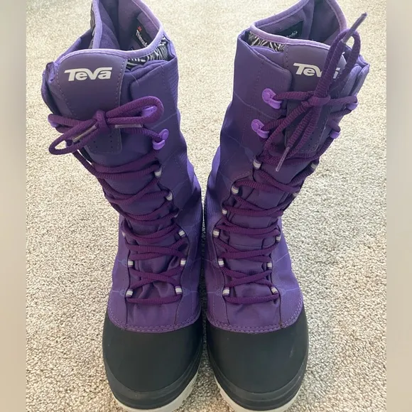 Teva Purple Black 3M Thinsulate Insulation Lace Up Tall Snow Boots Size 8.5