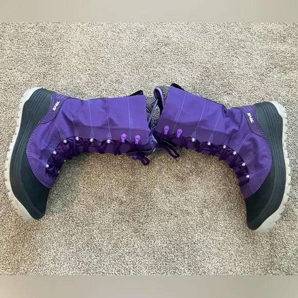 Teva Purple Black 3M Thinsulate Insulation Lace Up Tall Snow Boots Size 8.5