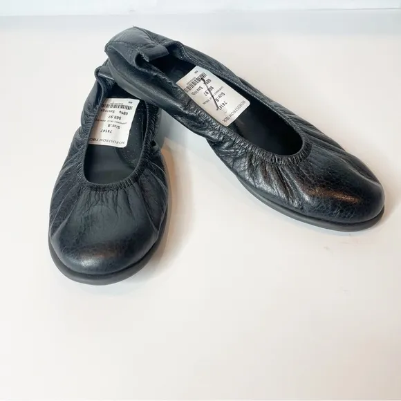 The Flexx Black Leather Ballet Flats Size 8