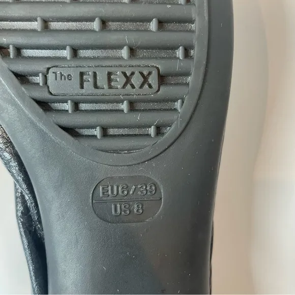 The Flexx Black Leather Ballet Flats Size 8
