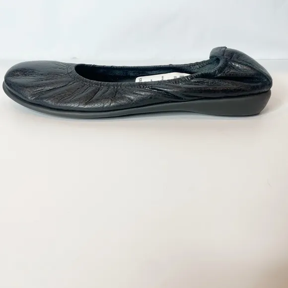 The Flexx Black Leather Ballet Flats Size 8