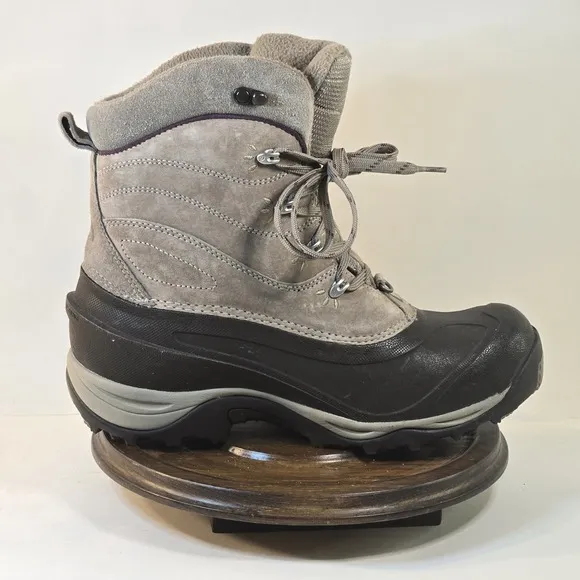 The North Face Chilkat Womens Size 9.5 Insulated Winter Boots Primaloft Suede