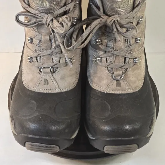 The North Face Chilkat Womens Size 9.5 Insulated Winter Boots Primaloft Suede