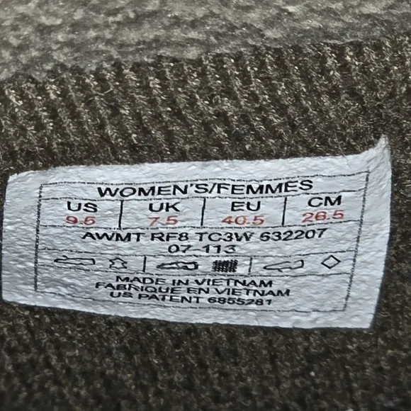 The North Face Chilkat Womens Size 9.5 Insulated Winter Boots Primaloft Suede