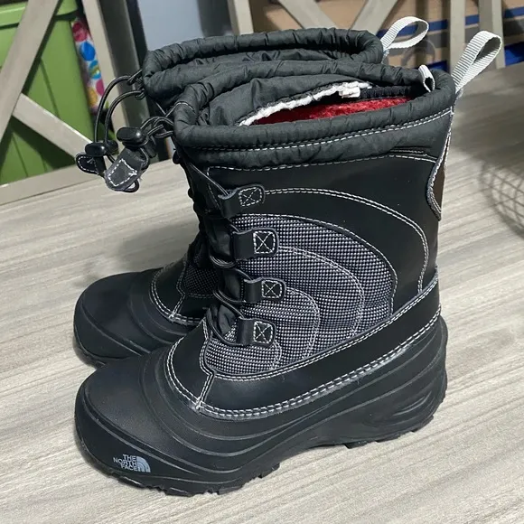 The North Face Winter Insulated Boots- 5 Y- 6.5 W