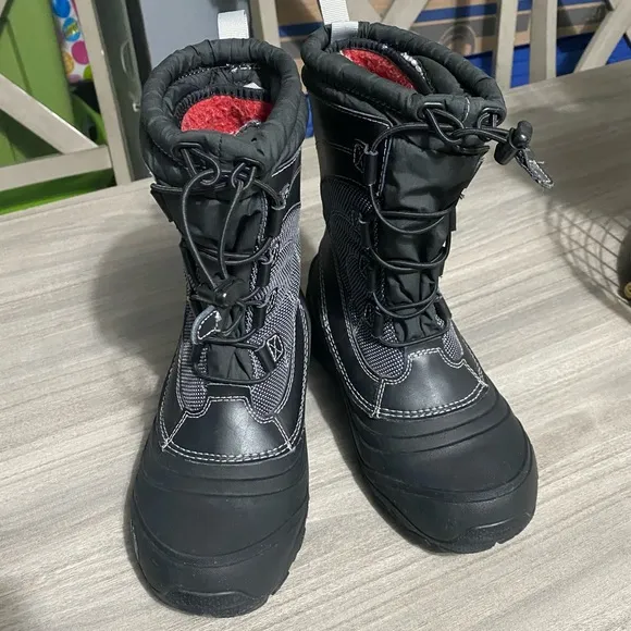The North Face Winter Insulated Boots- 5 Y- 6.5 W