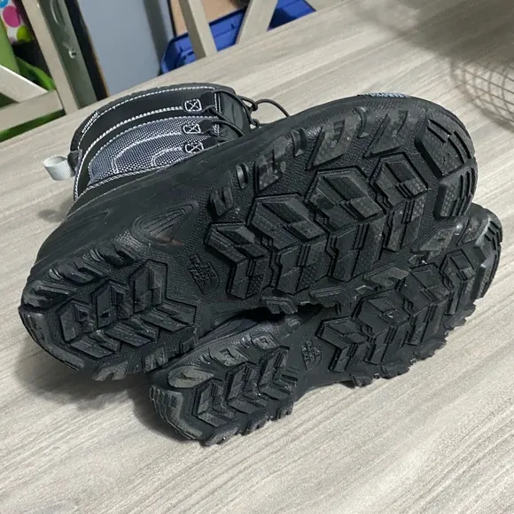 The North Face Winter Insulated Boots- 5 Y- 6.5 W