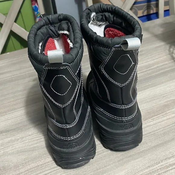 The North Face Winter Insulated Boots- 5 Y- 6.5 W