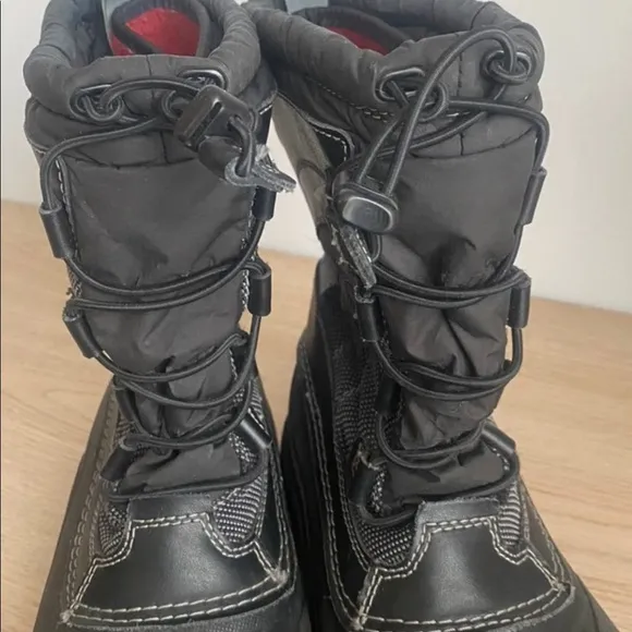 The North Face Winter Insulated Boots- 5 Y- 6.5 W