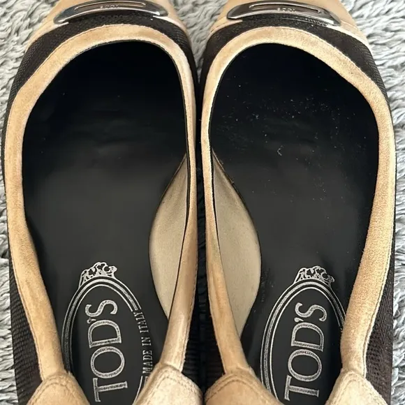 TOD'S suede ballet flats size 5.5 US womens EU 35.5 cream brown
