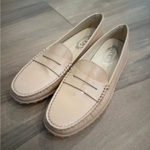 Tod's Women's Nude/Beige Loafers in Patent Leather, Sz 40, New w/ full set