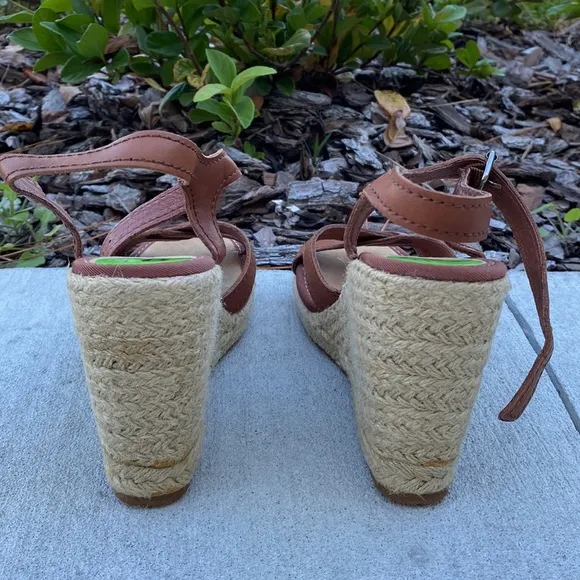 TOMMY BAHAMA LEATHER SANDALS SHOES SIZE 9 1/2 BRAND NEW