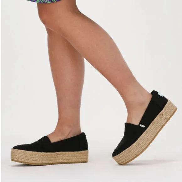 TOMS WOMEN’S VALENCIA ESPADRILLES - BLACK SIZE 9.5 (NEW)