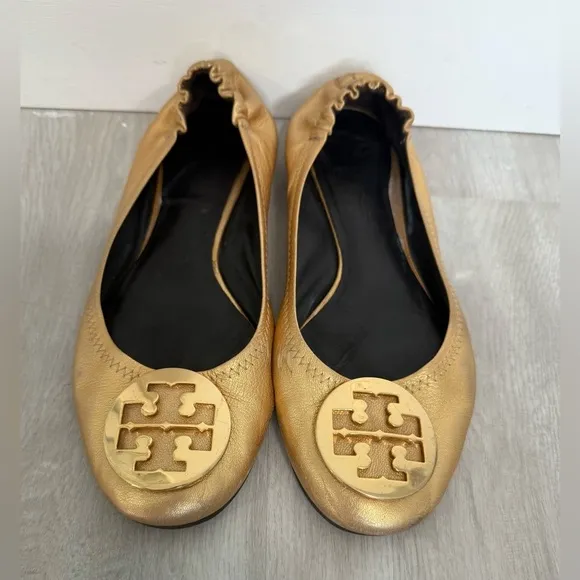Tory Burch Gold Logo Ballet Flats Elastic Heels Size 9.5