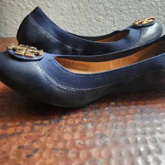 Tory Burch Nappa Leather Claire Elastic Ballet Flats in Royal Navy/Gold