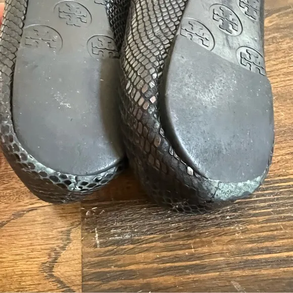 Tory Burch Reva Black Shiny textured Leather Ballet Flats US8