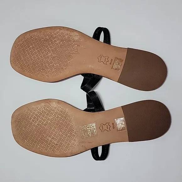 Tory BurchT-Mini Miller  Leather Thong flat sandals/ 6.5