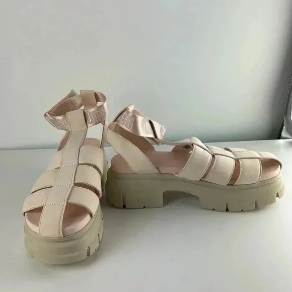 UGG ASHTON STRAPPY ROSY PLATFORM SANDALS, WOMEN US Sz 9 brand new