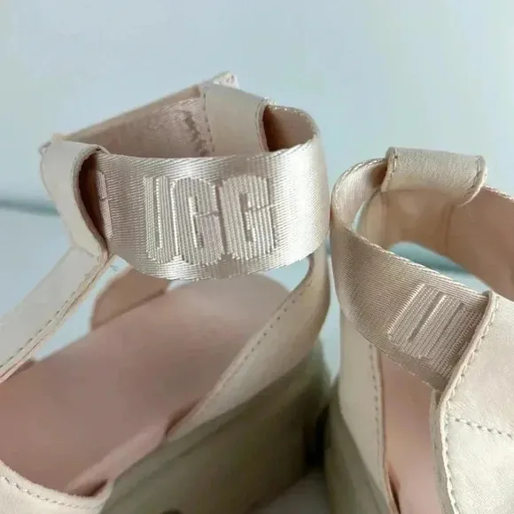 UGG ASHTON STRAPPY ROSY PLATFORM SANDALS, WOMEN US Sz 9 brand new