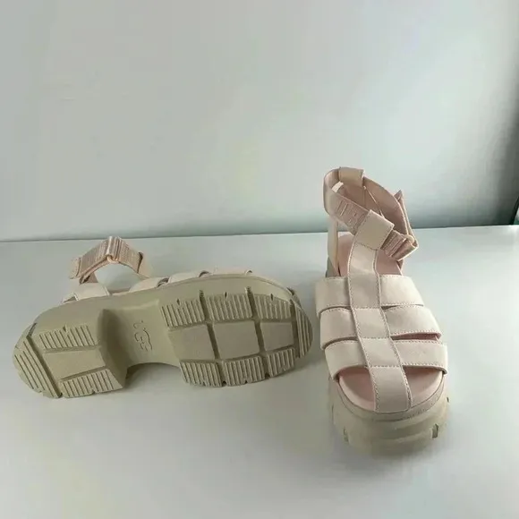 UGG ASHTON STRAPPY ROSY PLATFORM SANDALS, WOMEN US Sz 9 brand new