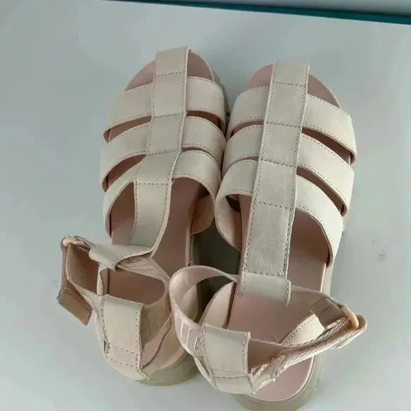 UGG ASHTON STRAPPY ROSY PLATFORM SANDALS, WOMEN US Sz 9 brand new