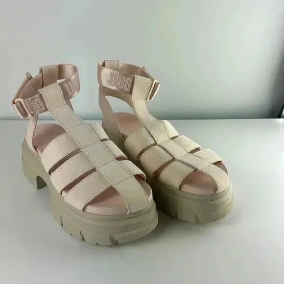 UGG ASHTON STRAPPY ROSY PLATFORM SANDALS, WOMEN US Sz 9 brand new