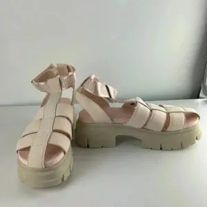UGG ASHTON STRAPPY ROSY PLATFORM SANDALS, WOMEN US Sz 9 brand new