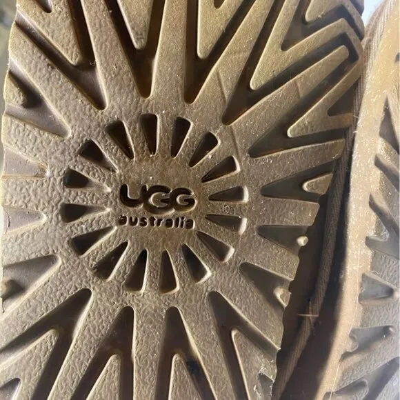 UGG Australia Womens Winter Boots Size 4 Leather Round Toe Tall Shearlin…
