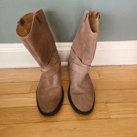 Ugg Reeza Boots, Size 7.5
