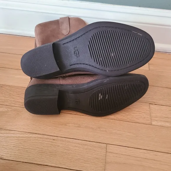 Ugg Reeza Boots, Size 7.5