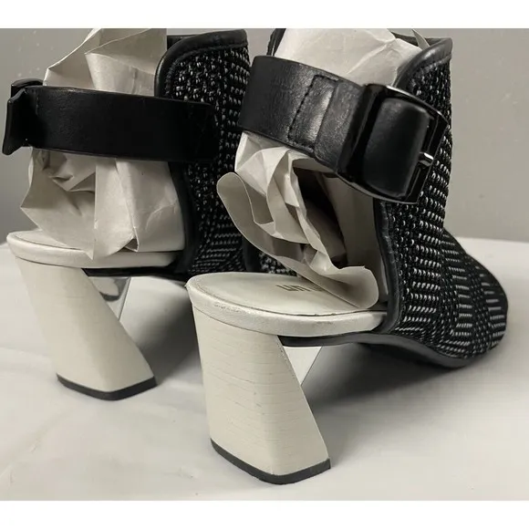 United Nude Zink Fab Sandals architectural heel strappy Size 38 US 7.5 Fast Ship