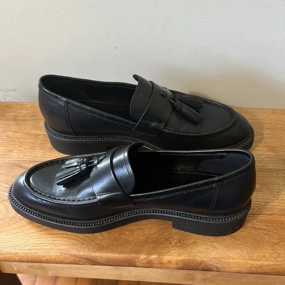Vagabond Black Leather Loafers with Tassel Detail
