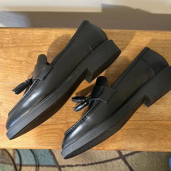 Vagabond Black Leather Loafers with Tassel Detail