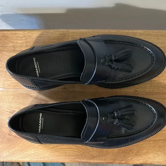 Vagabond Black Leather Loafers with Tassel Detail