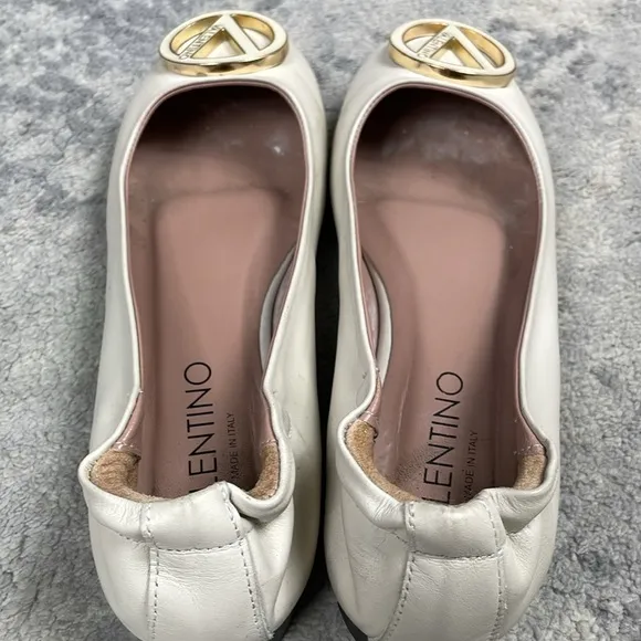 Valentino Calliope Leather Ballet Flats V Medallion Ivory Cream Sz 8