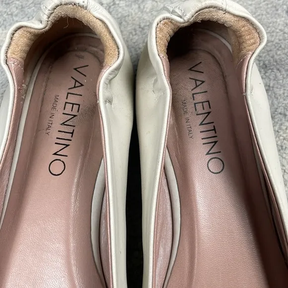 Valentino Calliope Leather Ballet Flats V Medallion Ivory Cream Sz 8