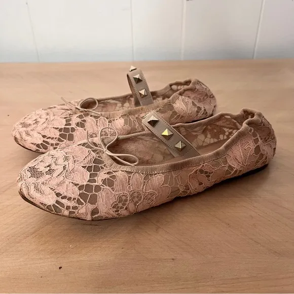 Valentino Garavani Lace Rockstud Ballet Flats Light Pink Lace Size 37.5 US 7.5