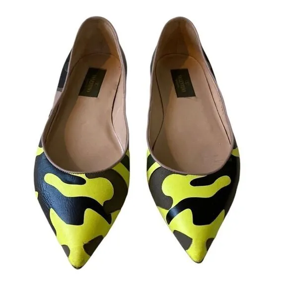Valentino neon yellow camouflage camo pointed to rockstud flats, 38.5, 8.5